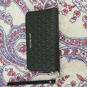 Michael Kors Wallet/ Wristlet